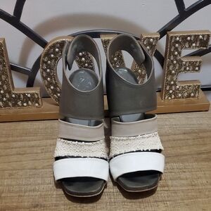 Ixos Women's Multi Color Grey White Leather Strappy Heel Sandals Sz 7